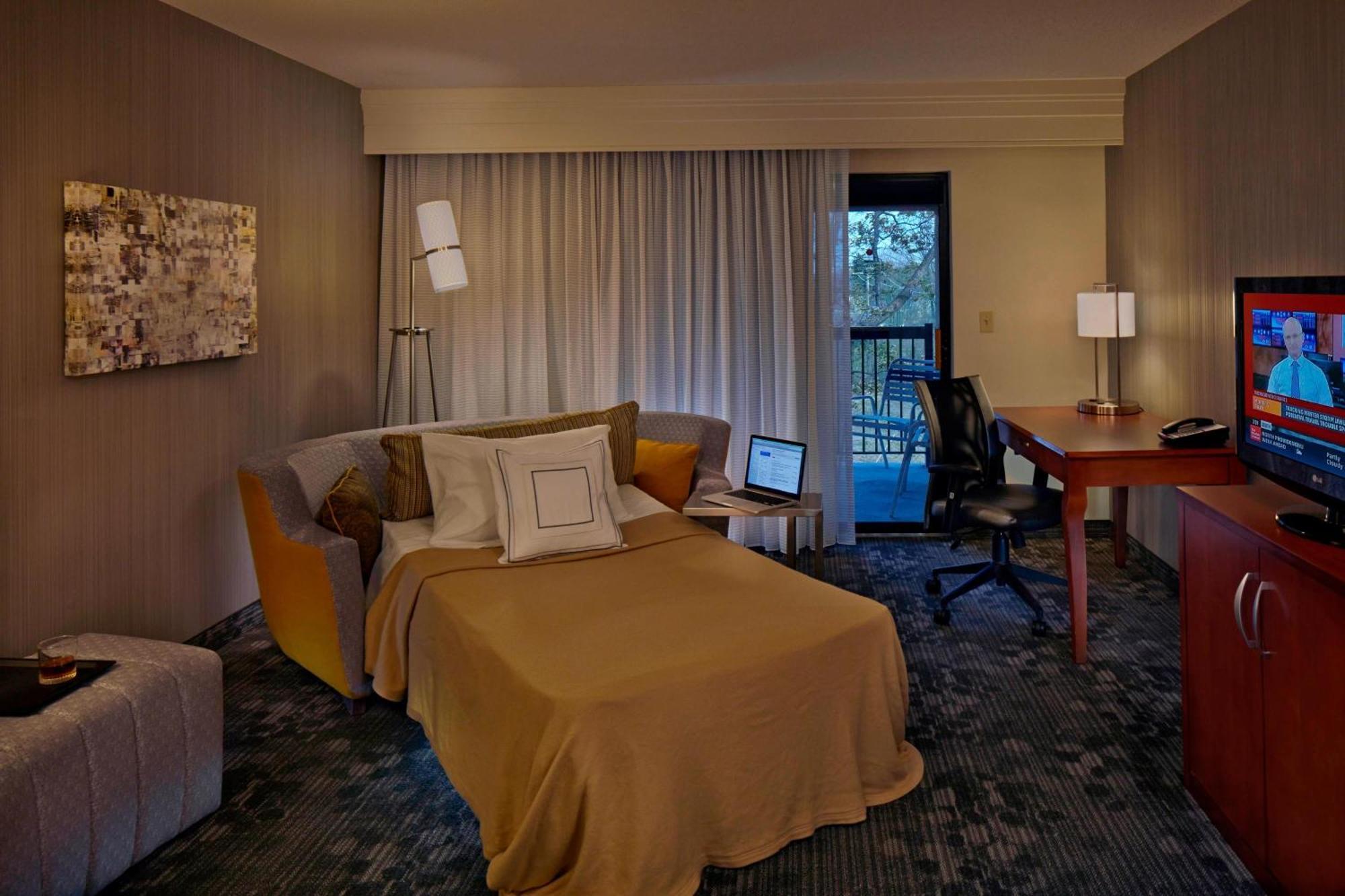 Courtyard By Marriott Providence Warwick Hotel Bagian luar foto