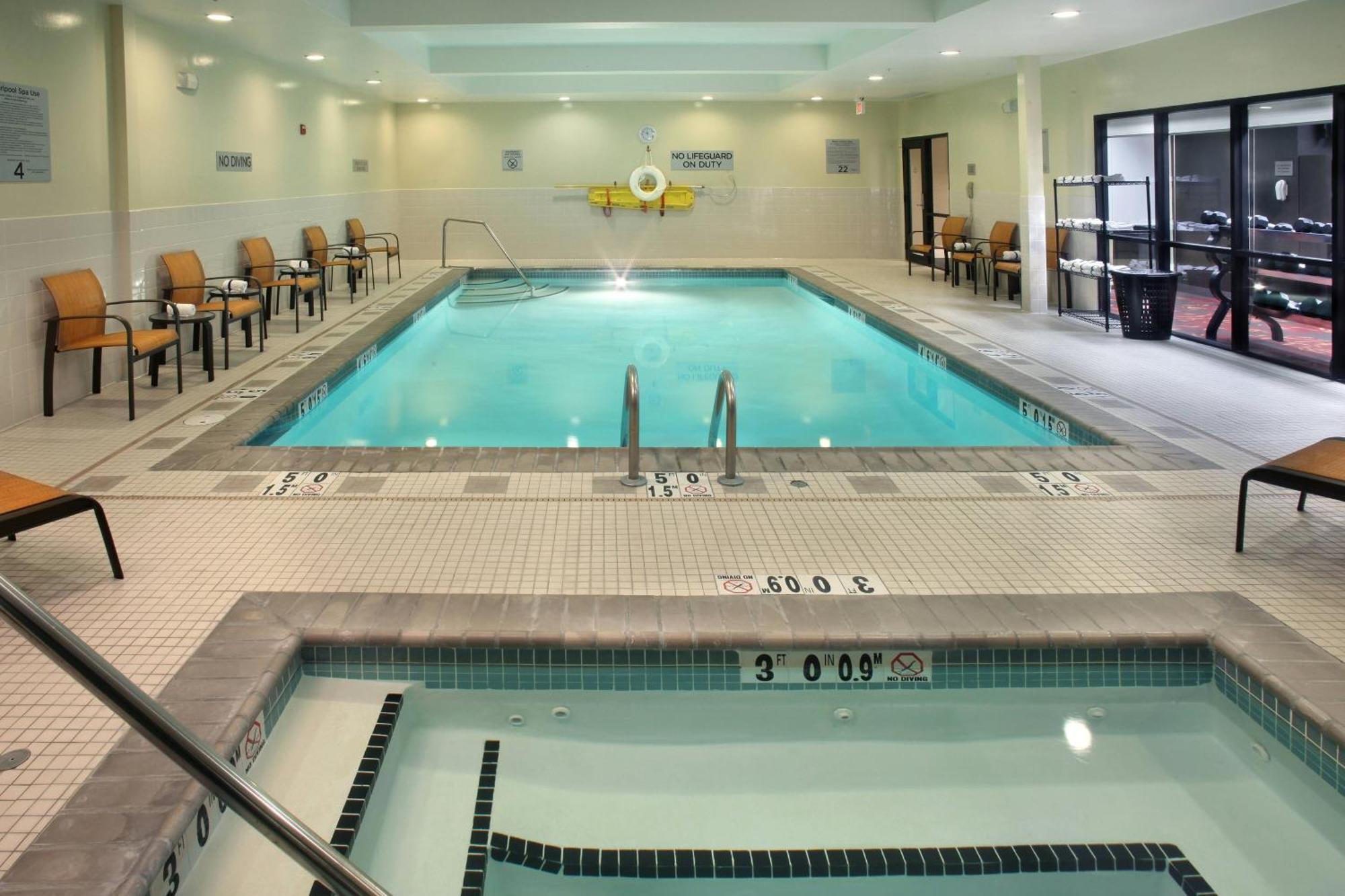 Courtyard By Marriott Providence Warwick Hotel Bagian luar foto