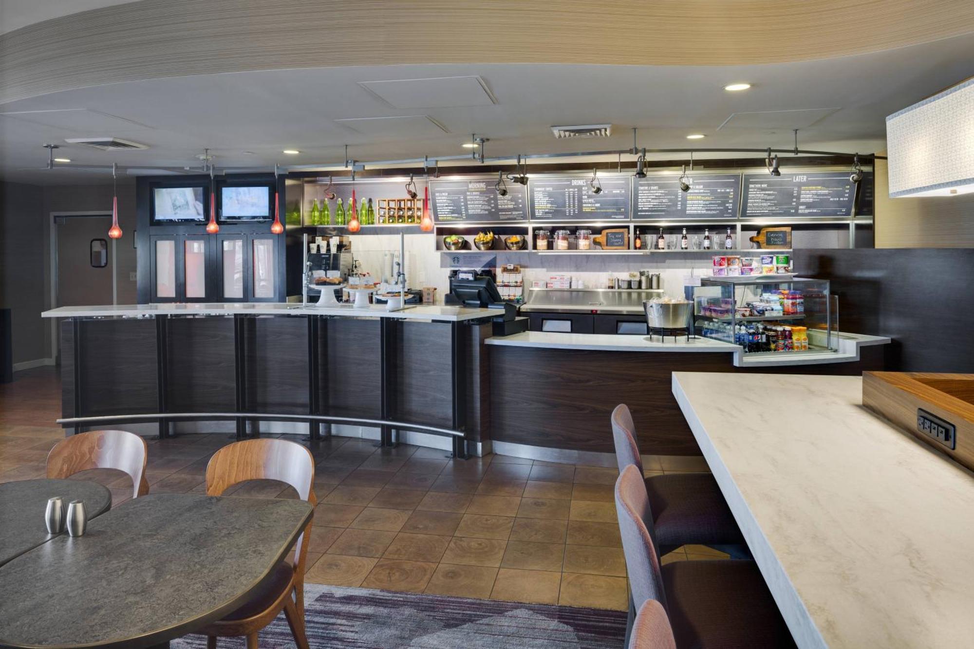 Courtyard By Marriott Providence Warwick Hotel Bagian luar foto