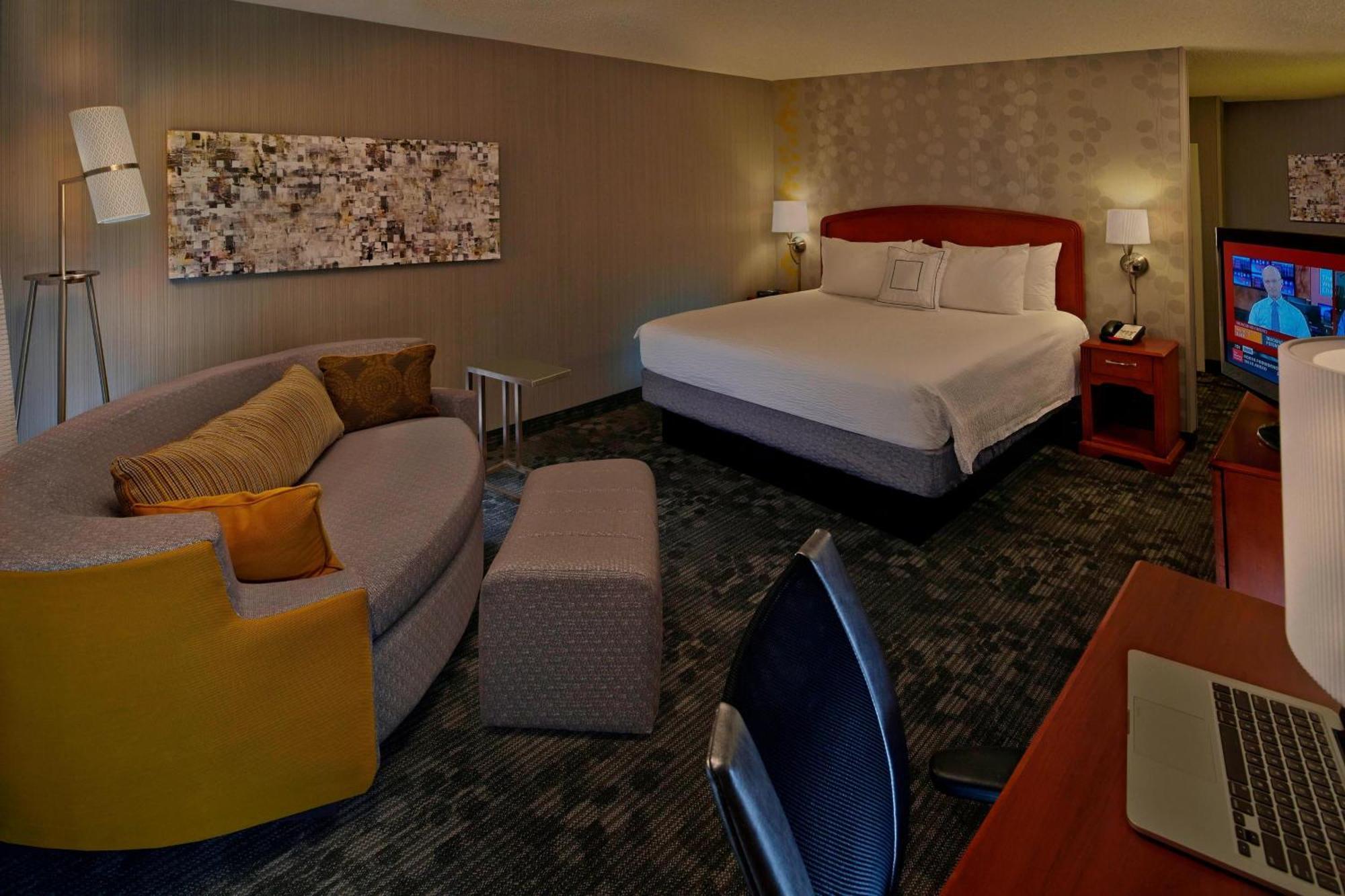 Courtyard By Marriott Providence Warwick Hotel Bagian luar foto