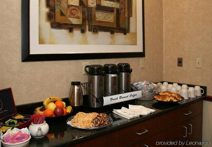 Courtyard By Marriott Providence Warwick Hotel Restoran foto