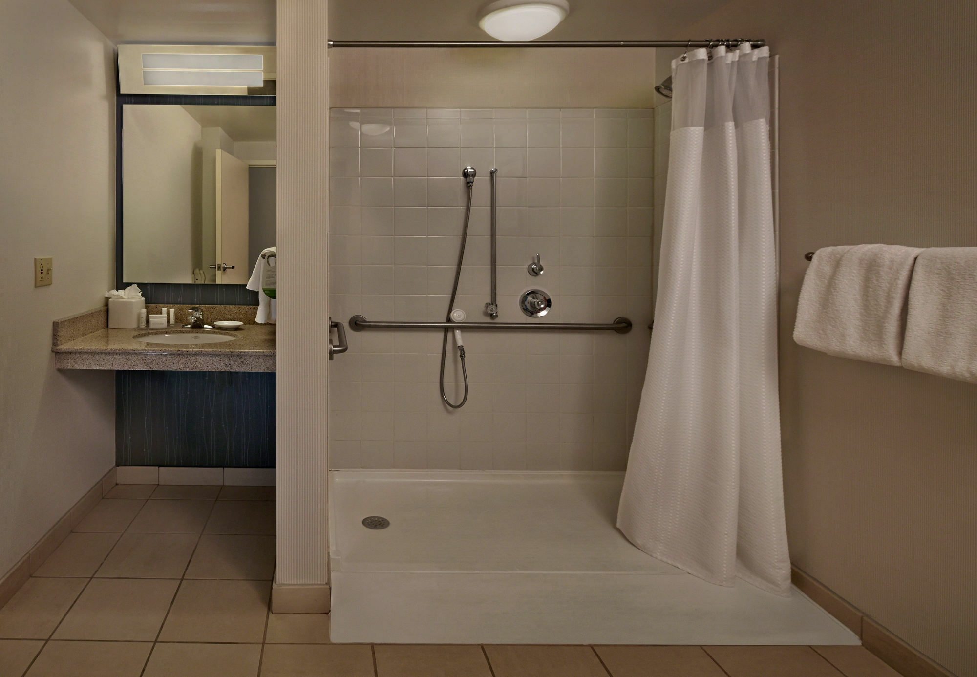 Courtyard By Marriott Providence Warwick Hotel Bagian luar foto